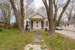 1330 N Fulbright Avenue, Springfield, MO 65802