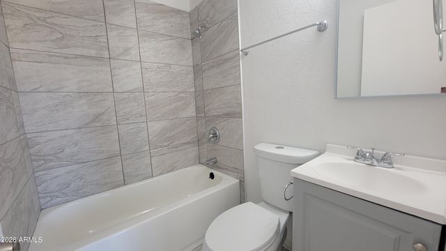 8017 W MEADOWBROOK Avenue, Phoenix, AZ 85033