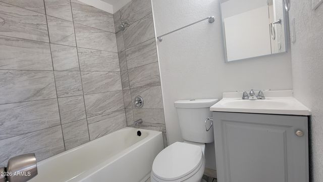 8017 W MEADOWBROOK Avenue, Phoenix, AZ 85033
