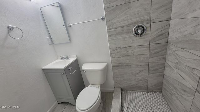 8017 W MEADOWBROOK Avenue, Phoenix, AZ 85033