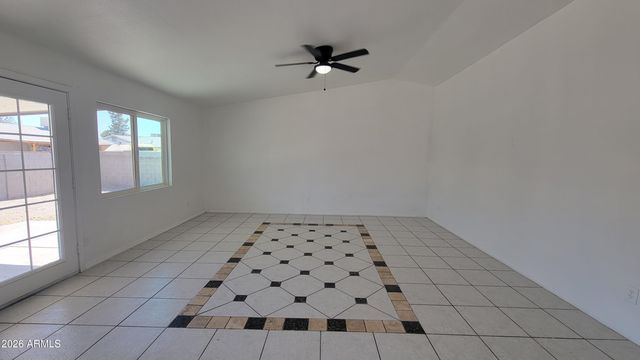 8017 W MEADOWBROOK Avenue, Phoenix, AZ 85033