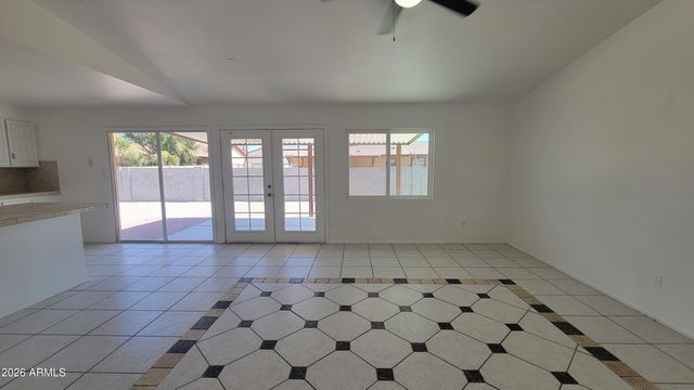 8017 W MEADOWBROOK Avenue, Phoenix, AZ 85033