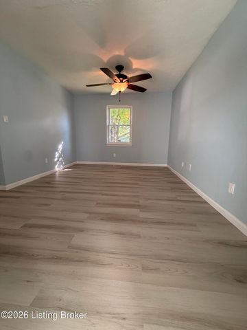10107 McNeely Lake Dr, Louisville, KY 40229