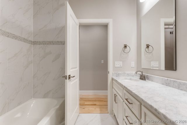 2704 W Twin Oaks Street, Broken Arrow, OK 74012