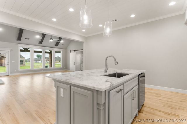 2704 W Twin Oaks Street, Broken Arrow, OK 74012