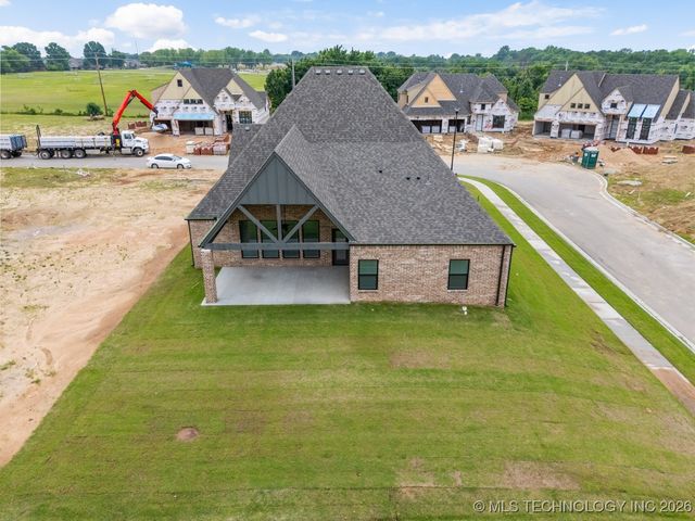 2704 W Twin Oaks Street, Broken Arrow, OK 74012