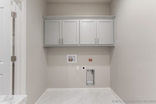 2704 W Twin Oaks Street, Broken Arrow, OK 74012