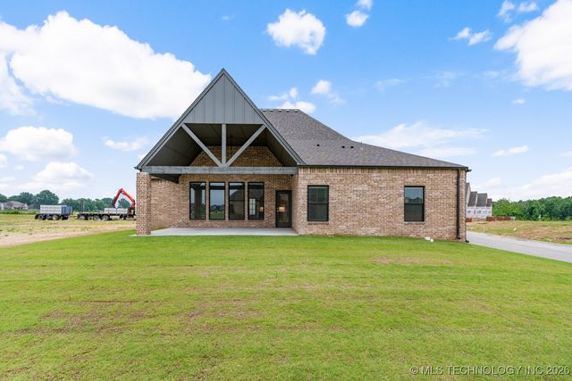 2704 W Twin Oaks Street, Broken Arrow, OK 74012