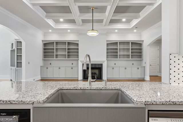 607 W Lake Circle, Augusta, GA 30907