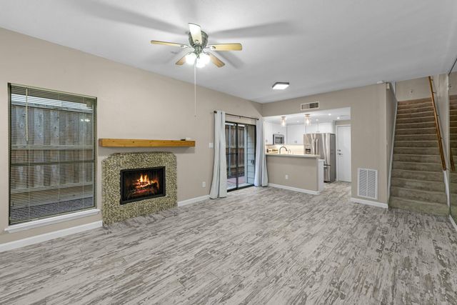 1829 Augusta Drive 28, Houston, TX 77057