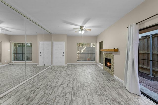 1829 Augusta Drive 28, Houston, TX 77057