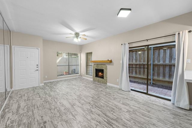 1829 Augusta Drive 28, Houston, TX 77057