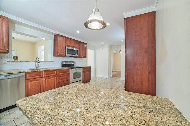 99 Maple Avenue 1, Rye, NY 10580