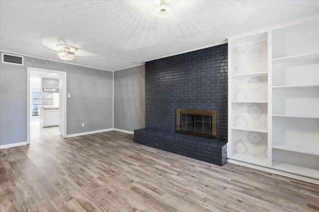 981 Chateau Valee Circle, Bedford, TX 76022