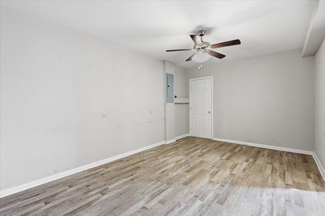 981 Chateau Valee Circle, Bedford, TX 76022