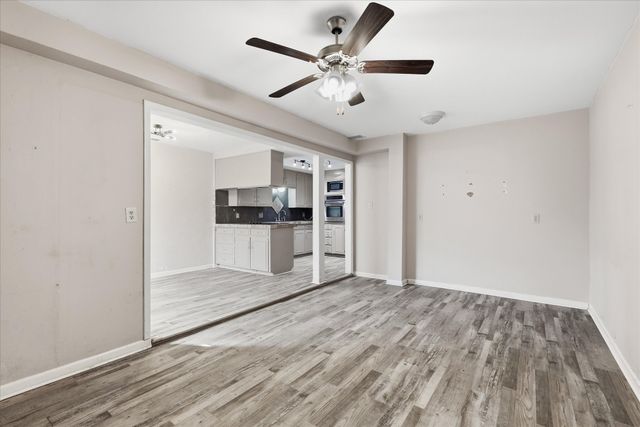 981 Chateau Valee Circle, Bedford, TX 76022