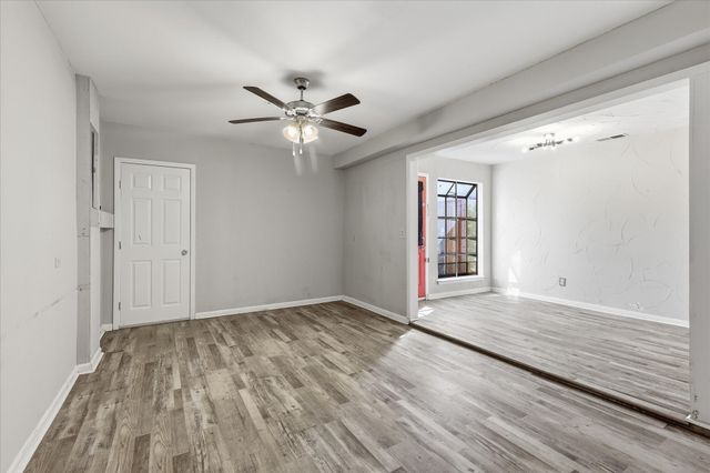 981 Chateau Valee Circle, Bedford, TX 76022