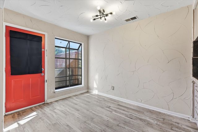 981 Chateau Valee Circle, Bedford, TX 76022