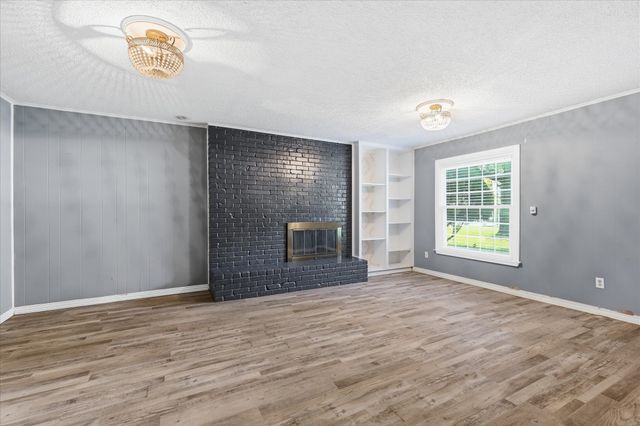 981 Chateau Valee Circle, Bedford, TX 76022