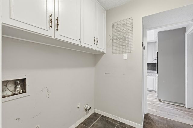 981 Chateau Valee Circle, Bedford, TX 76022