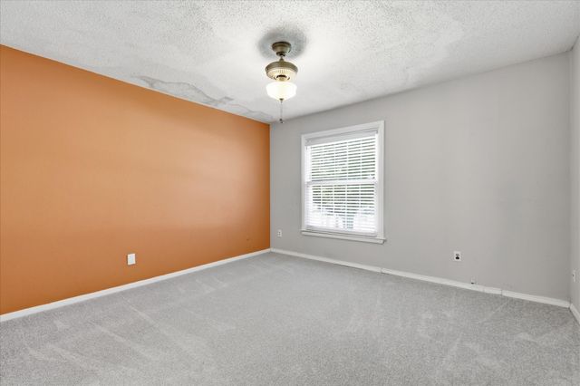 981 Chateau Valee Circle, Bedford, TX 76022