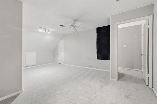 981 Chateau Valee Circle, Bedford, TX 76022