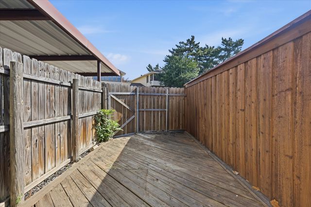 981 Chateau Valee Circle, Bedford, TX 76022