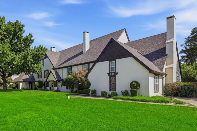 981 Chateau Valee Circle, Bedford, TX 76022