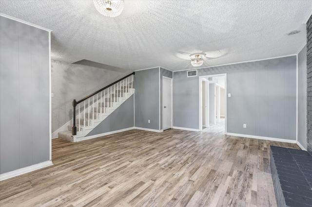 981 Chateau Valee Circle, Bedford, TX 76022