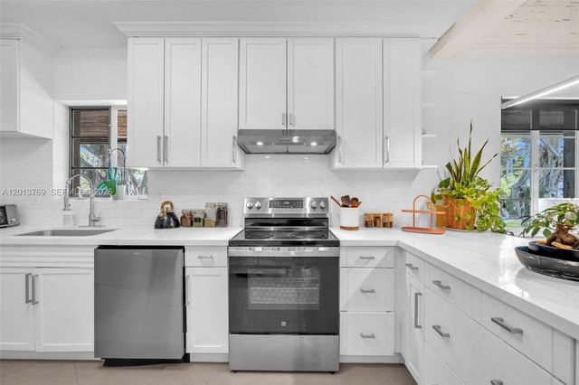 470 NE 113th St 1, Miami, FL 33161