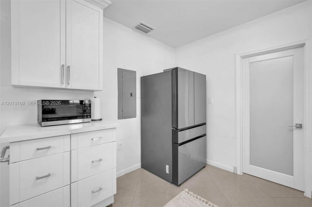 470 NE 113th St 1, Miami, FL 33161