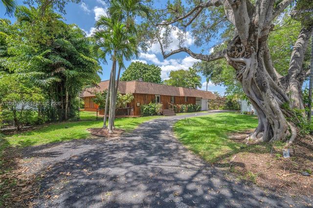 470 NE 113th St 1, Miami, FL 33161