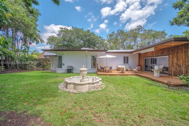 470 NE 113th St 1, Miami, FL 33161