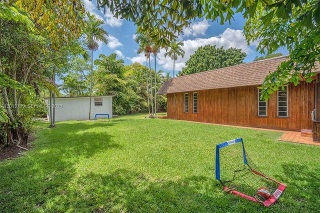 470 NE 113th St 1, Miami, FL 33161