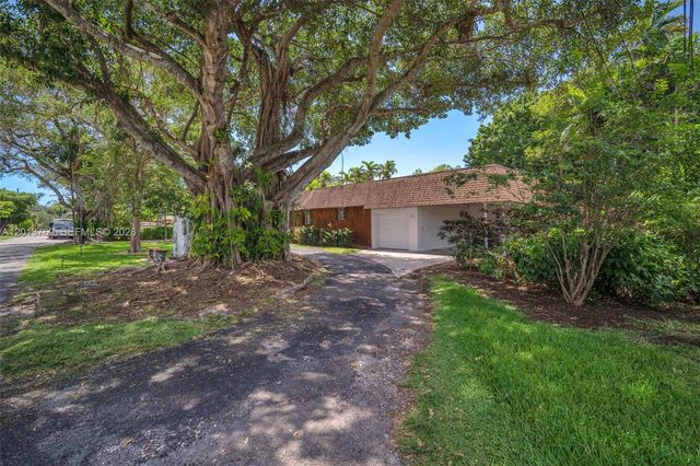 470 NE 113th St 1, Miami, FL 33161