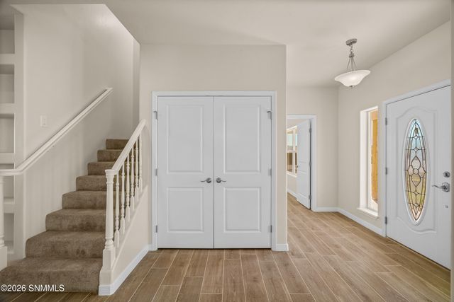 200 Sunshine Valley Court, Las Cruces, NM 88007