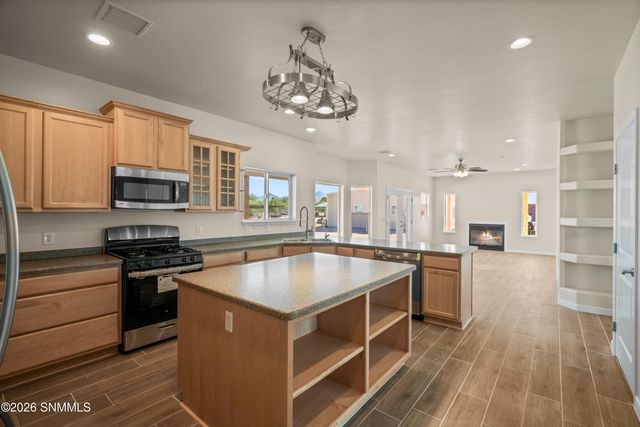 200 Sunshine Valley Court, Las Cruces, NM 88007