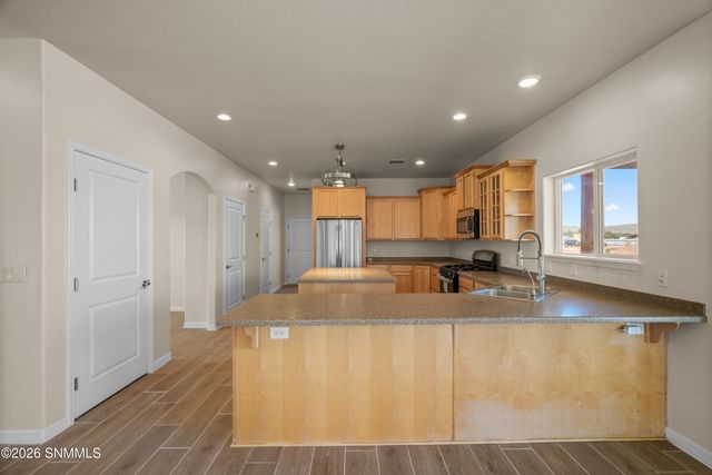 200 Sunshine Valley Court, Las Cruces, NM 88007