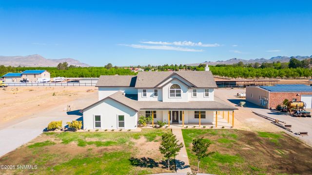 200 Sunshine Valley Court, Las Cruces, NM 88007