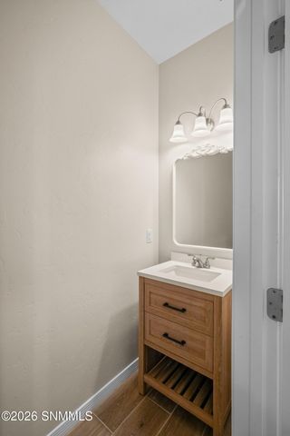 200 Sunshine Valley Court, Las Cruces, NM 88007