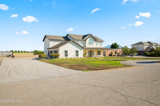 200 Sunshine Valley Court, Las Cruces, NM 88007