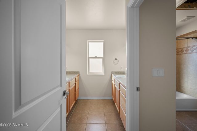 200 Sunshine Valley Court, Las Cruces, NM 88007