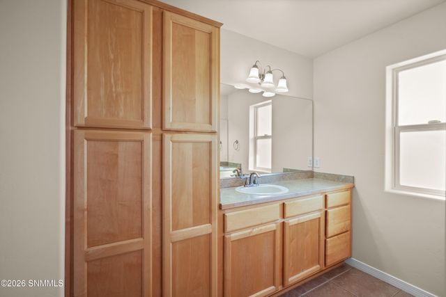 200 Sunshine Valley Court, Las Cruces, NM 88007