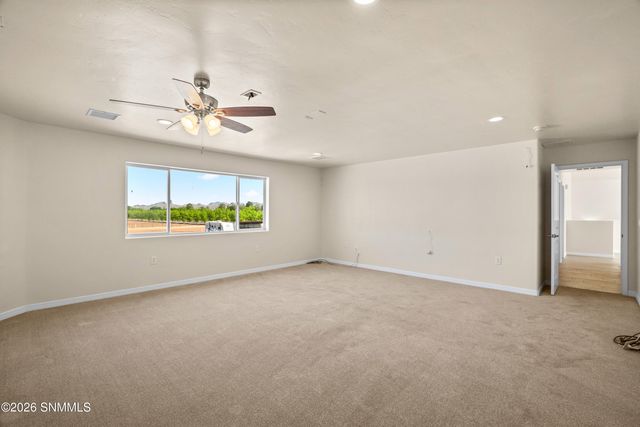 200 Sunshine Valley Court, Las Cruces, NM 88007