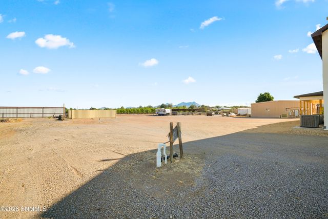200 Sunshine Valley Court, Las Cruces, NM 88007