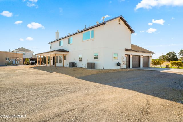 200 Sunshine Valley Court, Las Cruces, NM 88007