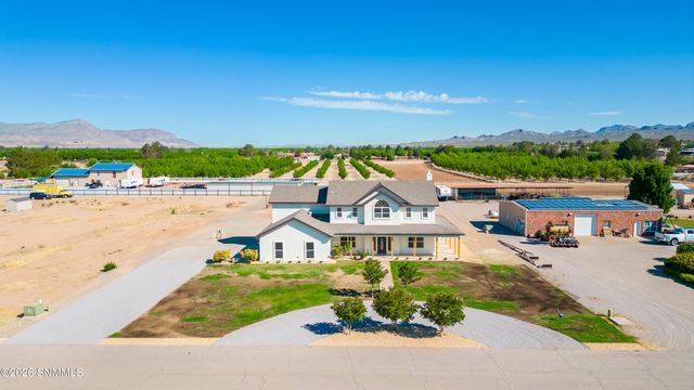 200 Sunshine Valley Court, Las Cruces, NM 88007