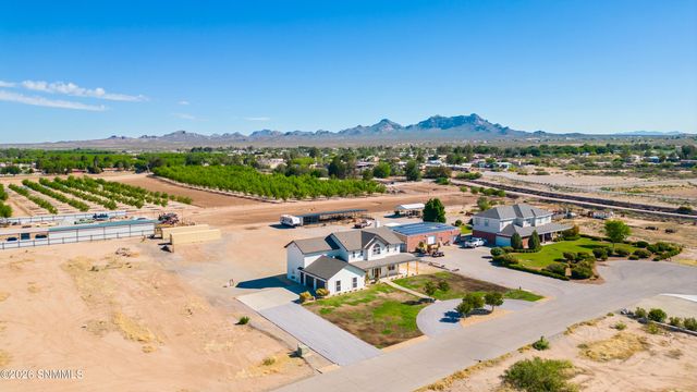 200 Sunshine Valley Court, Las Cruces, NM 88007