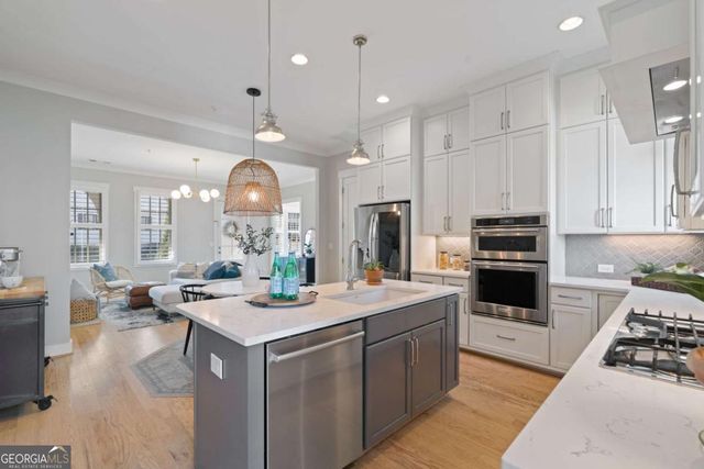 228 Dawson Dr, Woodstock, GA 30188