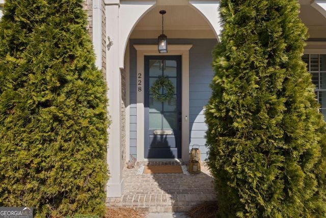 228 Dawson Dr, Woodstock, GA 30188